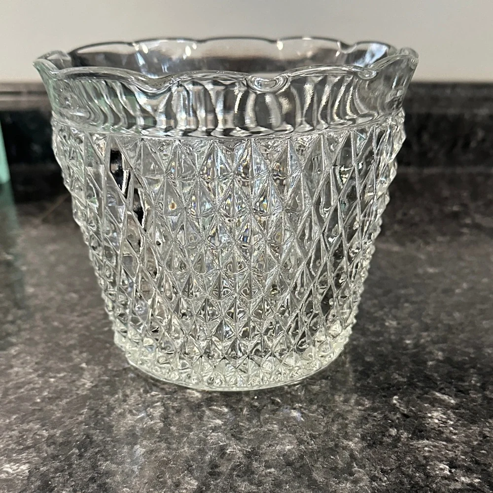 Vintage Indiana Glass Diamond Point Clear Ice Bucket/Vase/Planter